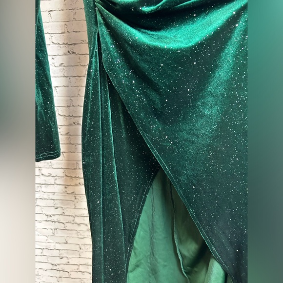 Double Crazy| Elegant Deep Forest Green Velvet Sparkly Gorgeous Evening Dress, M - Picture 7 of 7